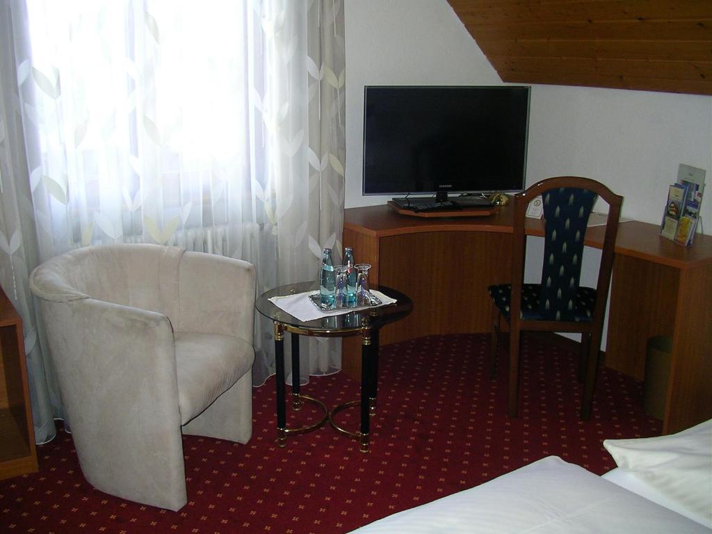 Hotel Landgasthof Kranz Huefingen Room photo