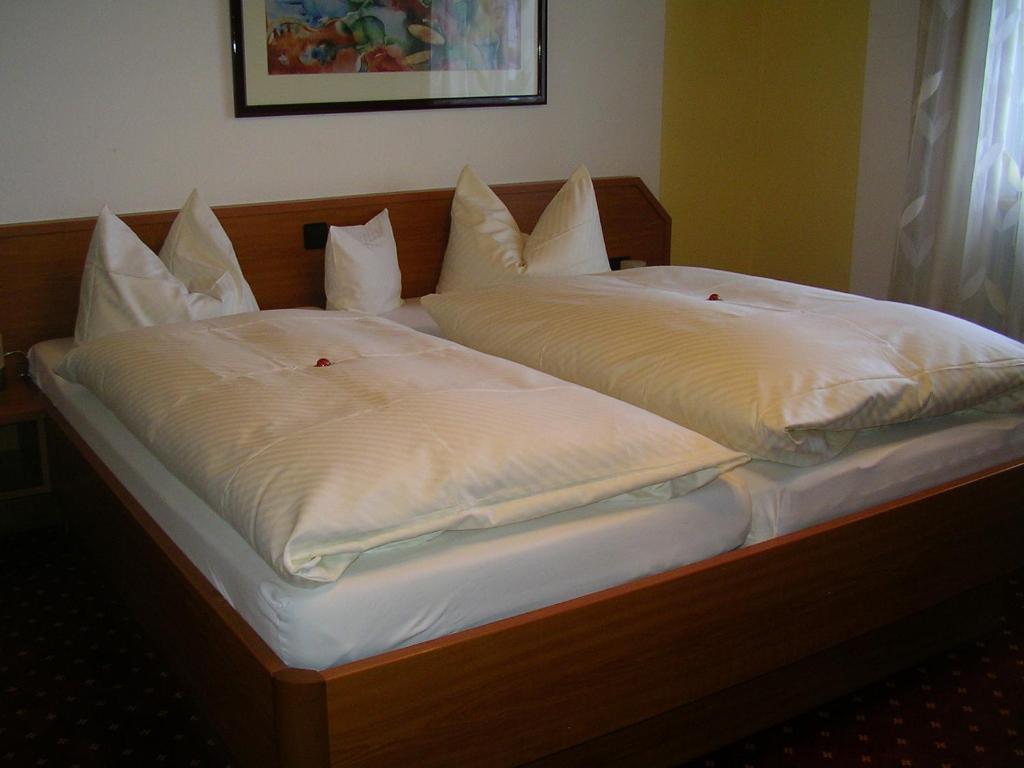 Hotel Landgasthof Kranz Huefingen Room photo